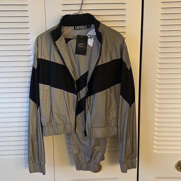 Metallic two piece jacket and pants set size (L) - Picture 4 of 4